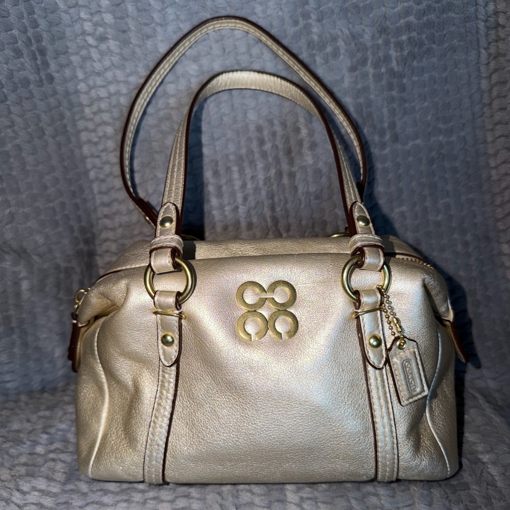 🎁COACH LEATHER MINI JULIETTE 🌴🥀HANDBAG 🥀SOFT GOLD🥀